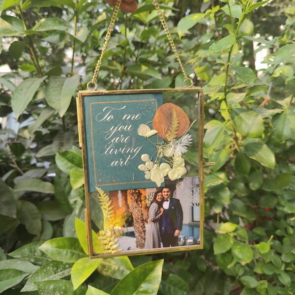 hanging metallic photo frame soel rated #1 corporate gifting brand in Gujarat